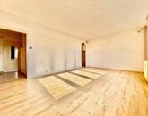 Eladó Szolnok belvárosában Ady E. úton egy 49 m2-es két szobás lakás.