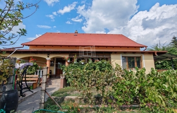 Eladó családi ház