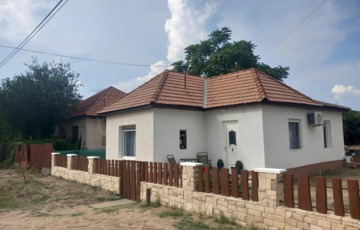 Eladó családi ház