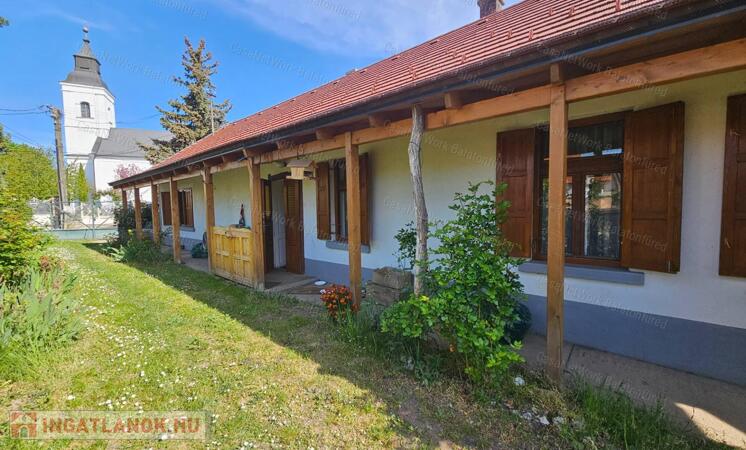 Eladó parasztház Csopakon - különleges hangulat, kivételes lehetőség