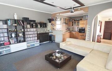 Eladó családi ház