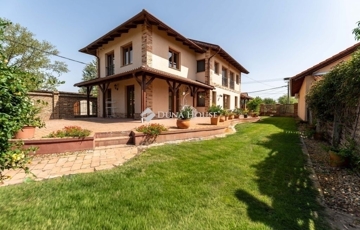 Eladó családi ház