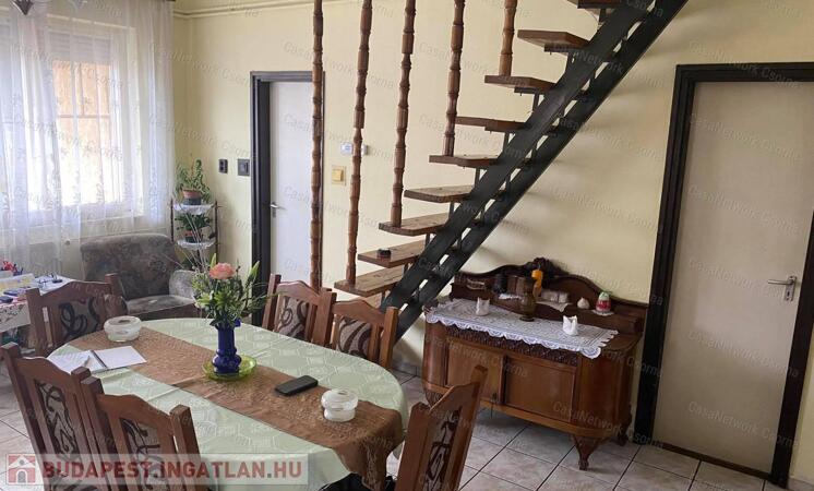 tetőteres családi ház várja új lakóit                                 