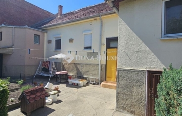 Eladó családi ház
