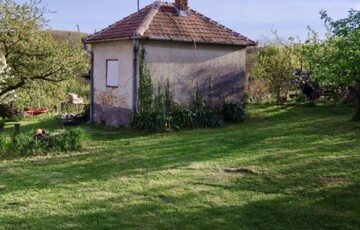 Eladó telek/földterület