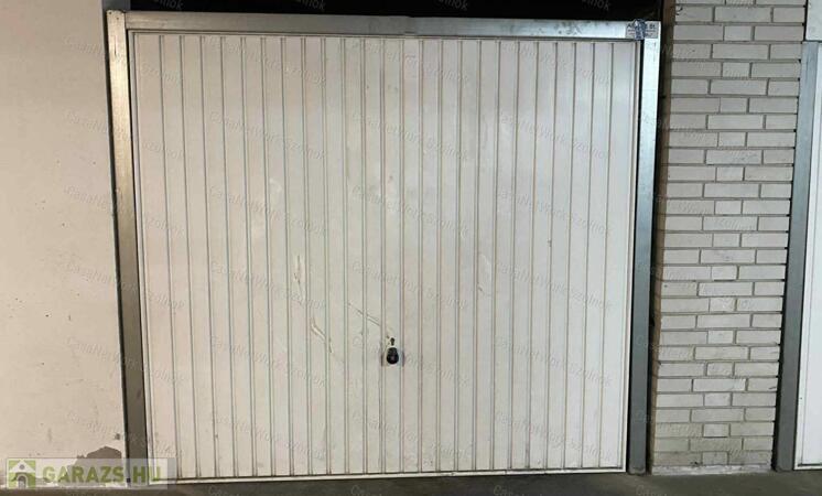 Szolnokon a Tófenék úton garázs kiadó!                                 