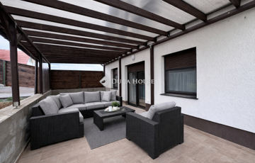 Eladó családi ház