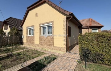 Eladó családi ház