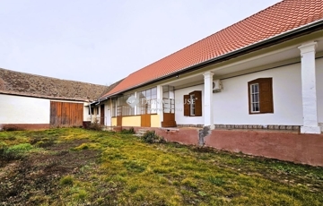 Eladó családi ház