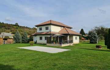 Eladó családi ház