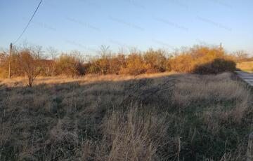 Eladó telek/földterület