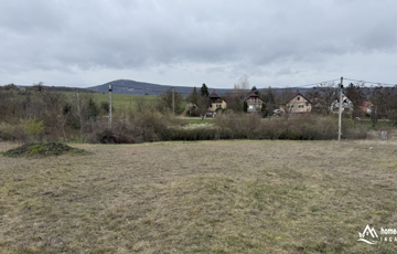 Eladó telek/földterület