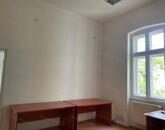 Szolnokon a József A. úton 36 m2-es  irodahelyiség kiaó