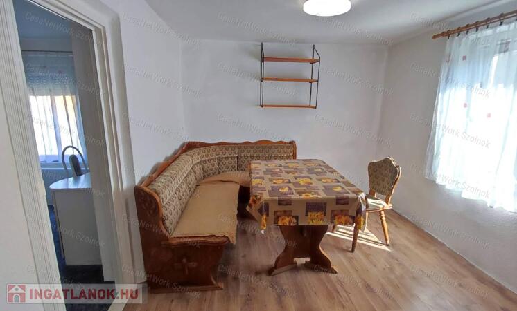 Kiadó 2 szobás ház Tószegen, garázzsal