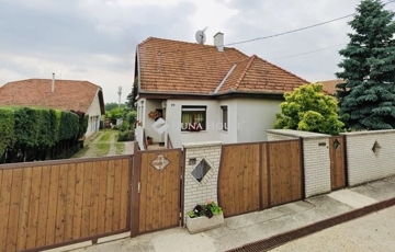 Eladó családi ház