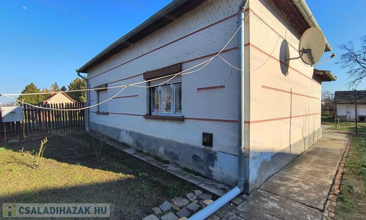 Eladó családi ház Törökszentmiklóson!                                 