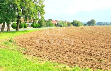 Eladó telek/földterület