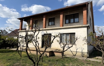 Eladó családi ház