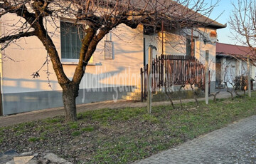 Eladó családi ház