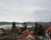 Tihanyban a belső tóra panorámás,  családi ház és vendéglő eladó.