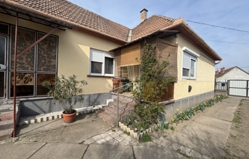 Eladó családi ház