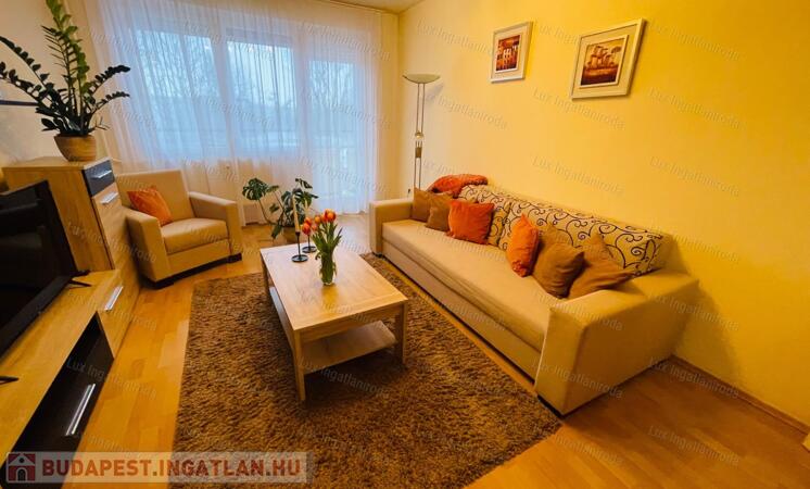 Eladó 3 szobás lakás Komárom központjában berendezéssel, klímával!                                 