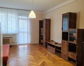 Szolnokon belvárosközeli kétszobás, földszinti lakás kiadó!