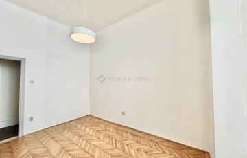 Eladó lakás
