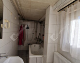 Eladó családi ház Bana 38 000 000 Ft