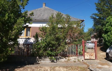 Eladó családi ház