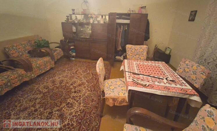 Szarvason csendes környéken családi ház eladó