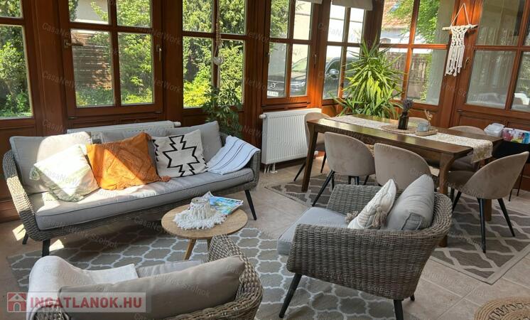 Nagyméretű családi ház Szolnok kedvelt városrészében eladó!