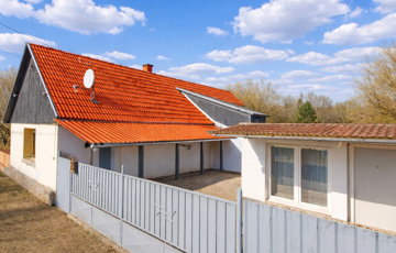 Eladó családi ház