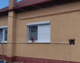 Tiszaföldváron eladó jó állapotú kertes családi ház!