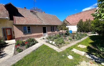 Eladó családi ház
