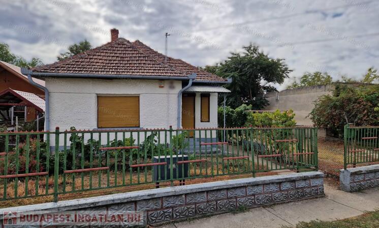 Tarnaörsön 61 nm-es, 2 szobás, vályog építésű családi ház eladó!                                 