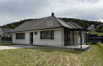Eladó családi ház