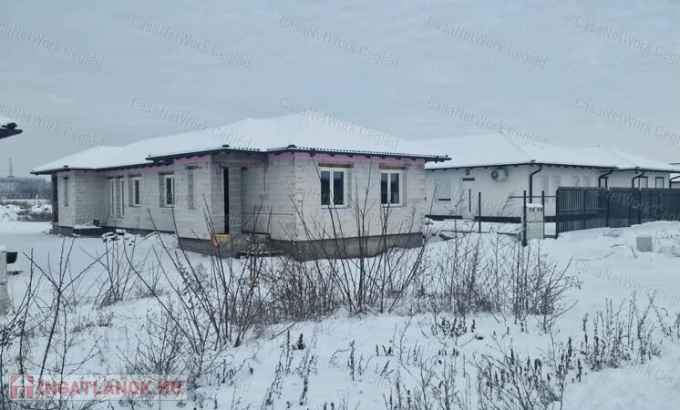 Eladó új építésű ikerház Cegléden – I. lakás