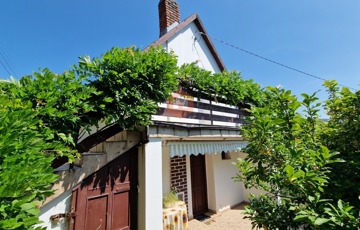 Eladó telek/földterület