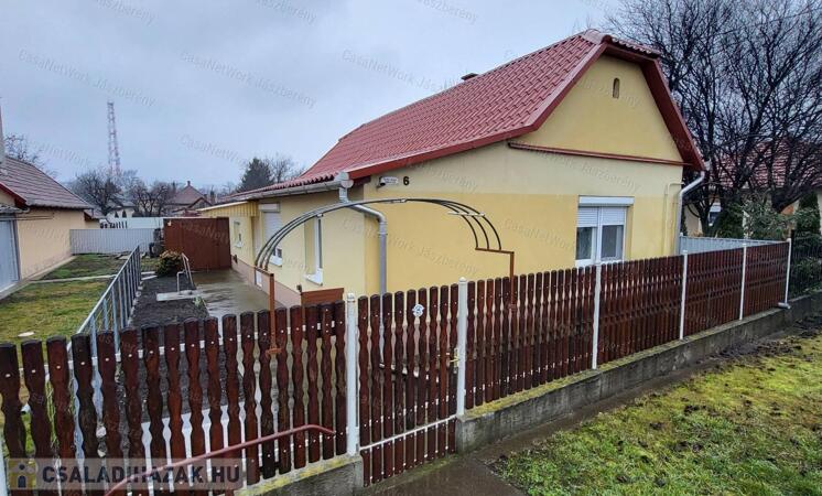 Eladó családi ház Jászapátin                                 