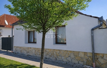 Eladó családi ház