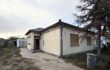 Eladó családi ház