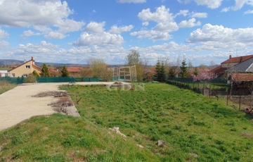 Eladó telek/földterület