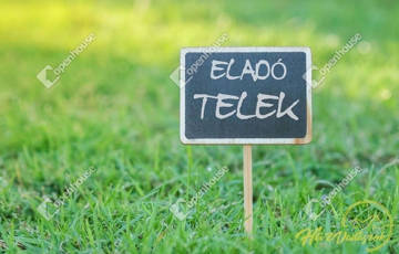 Eladó telek/földterület