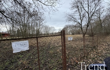 Eladó telek/földterület