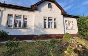 Eladó családi ház