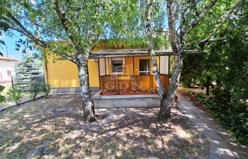 Eladó családi ház