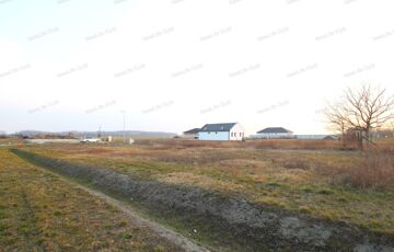 Eladó telek/földterület