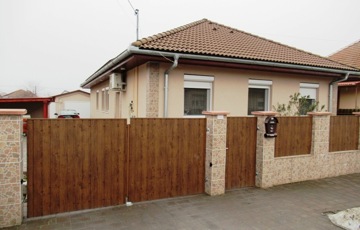 Eladó családi ház