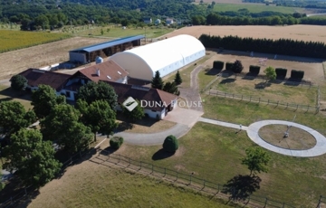 Eladó telek/földterület